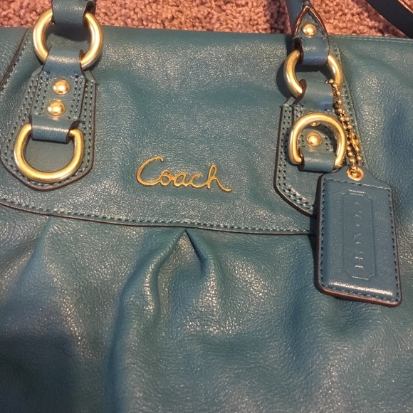 AUTHENTIC COACH SHOULDER STRAP BLUE PURSE👜 - Picture 2 of 8
